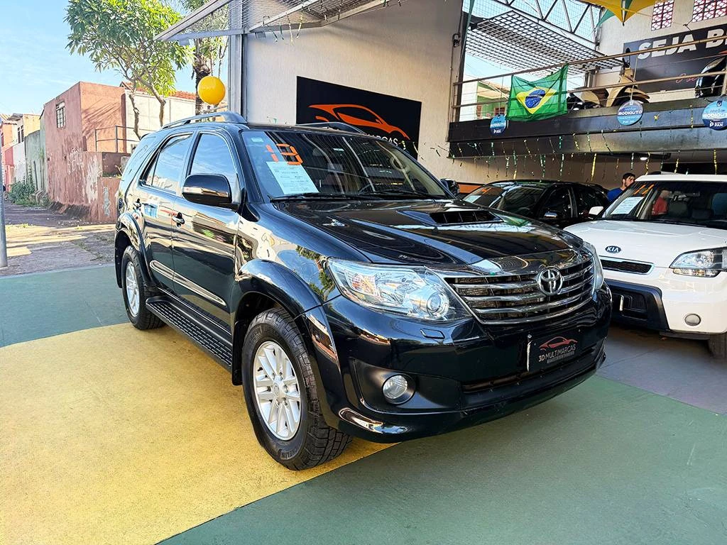 TOYOTA HILUX SW4