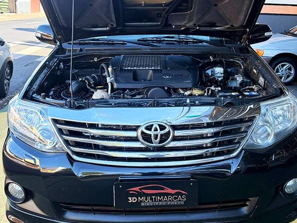 TOYOTA HILUX SW4