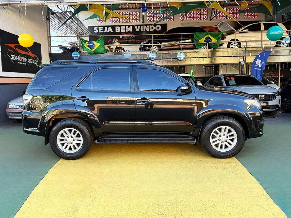 TOYOTA HILUX SW4