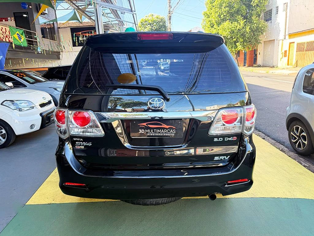 TOYOTA HILUX SW4