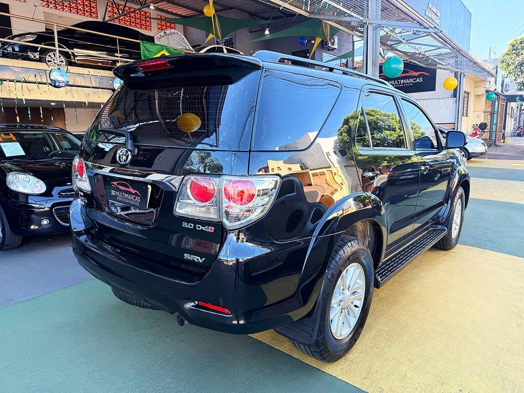 TOYOTA HILUX SW4