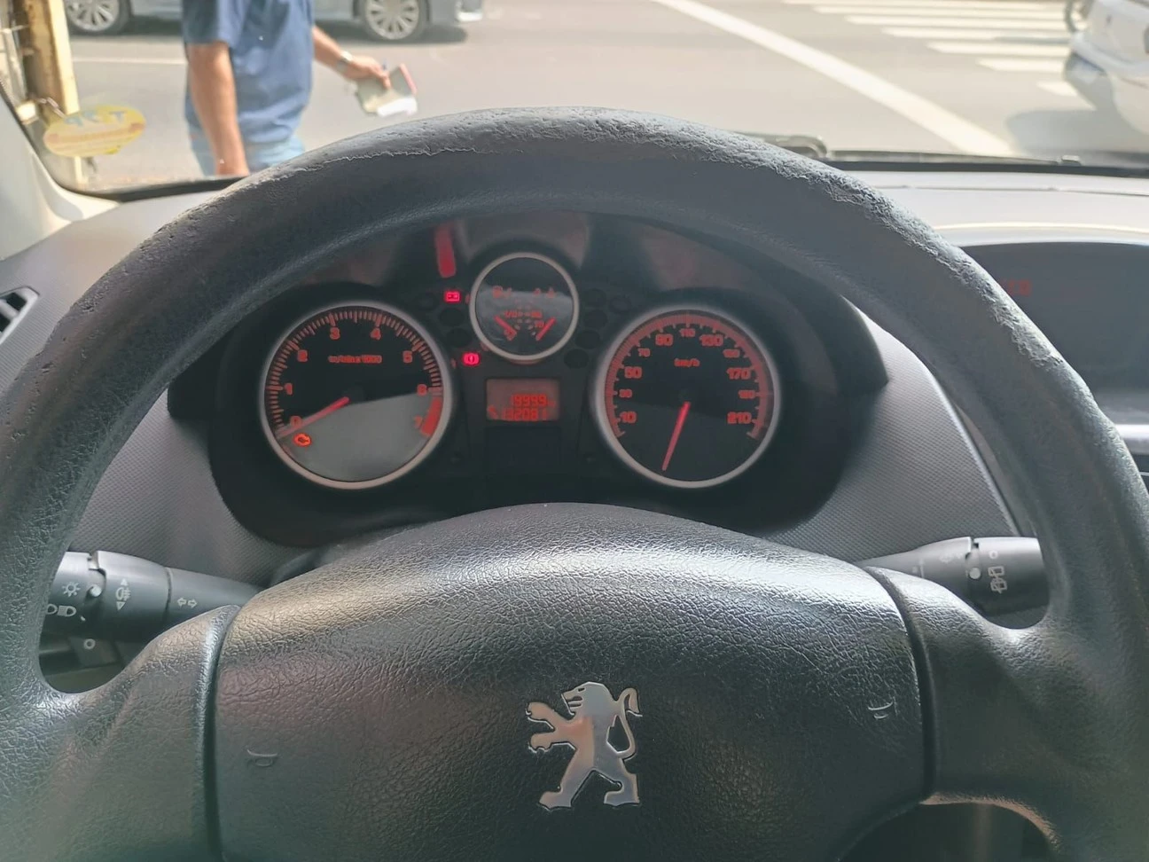 PEUGEOT 207