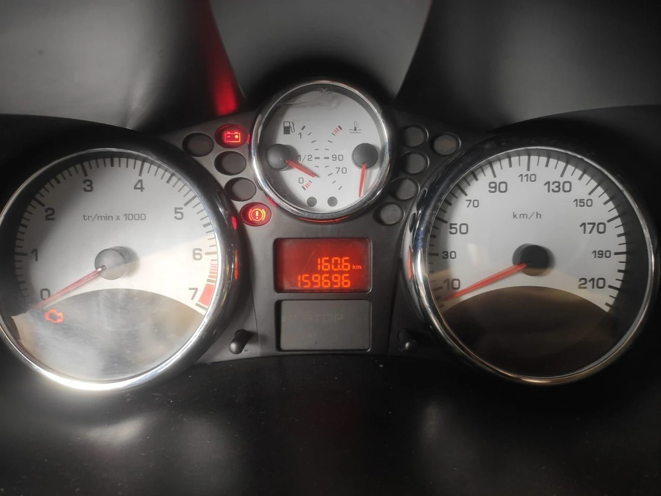 PEUGEOT 207