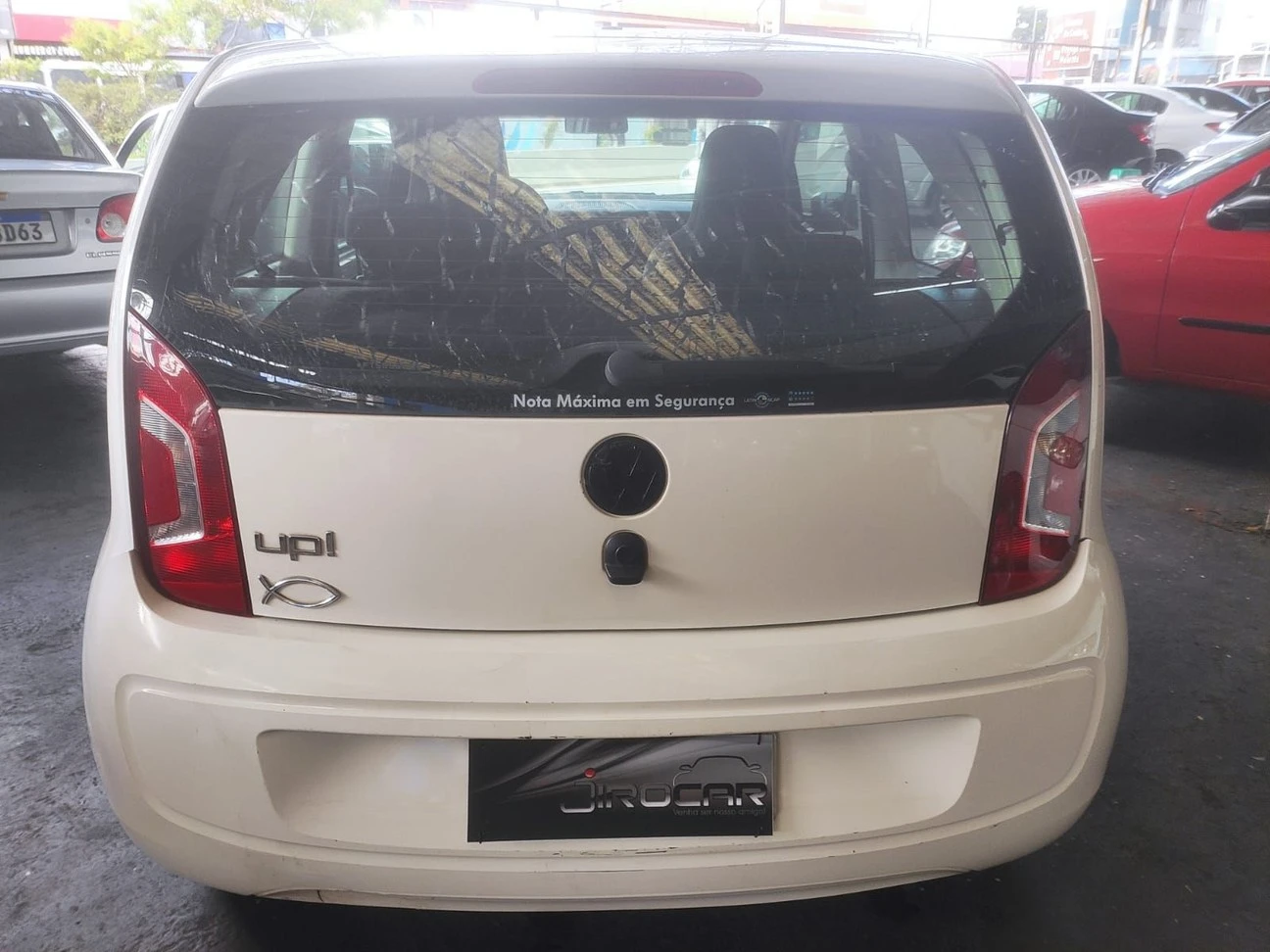 VOLKSWAGEN UP