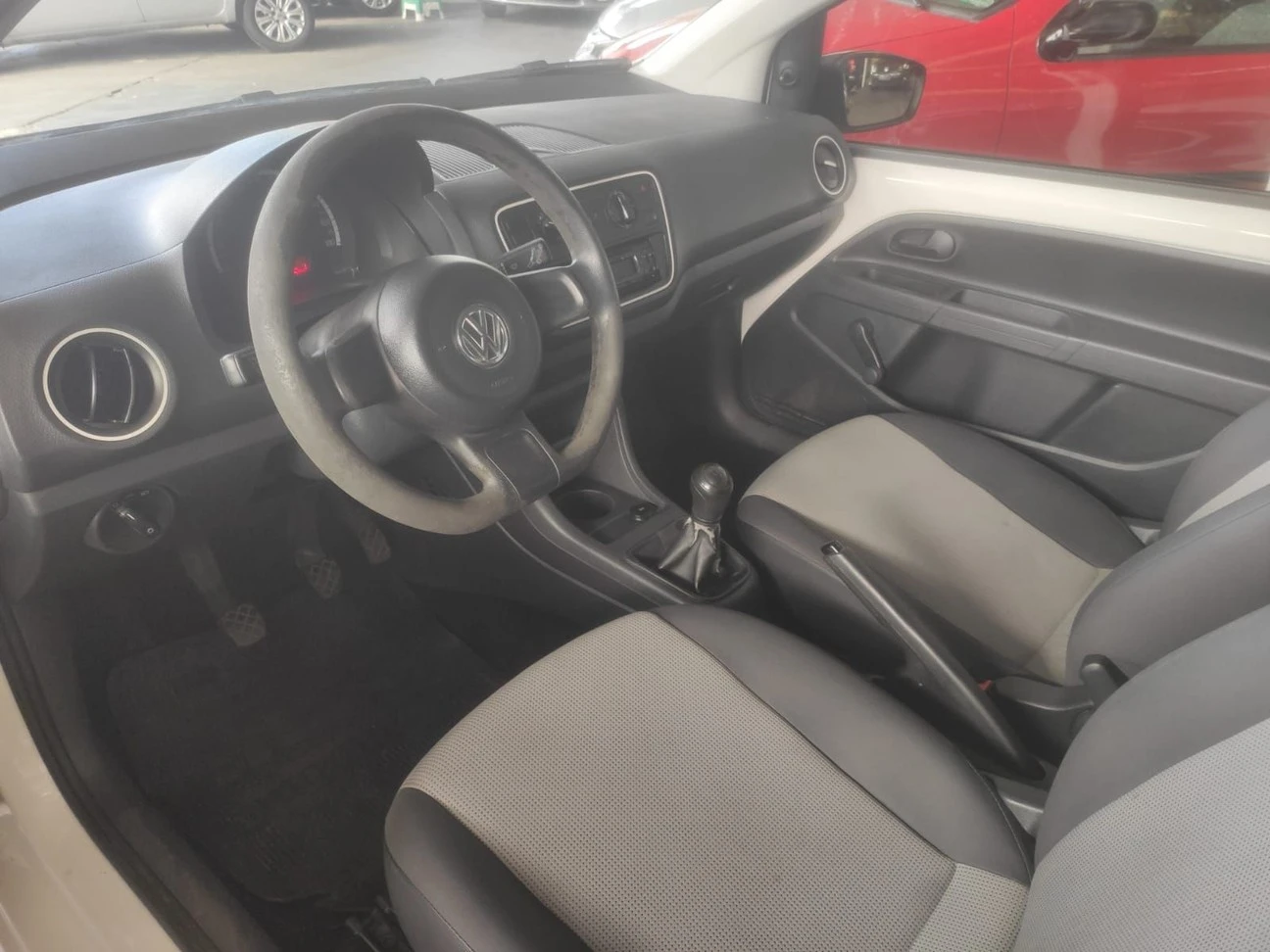VOLKSWAGEN UP
