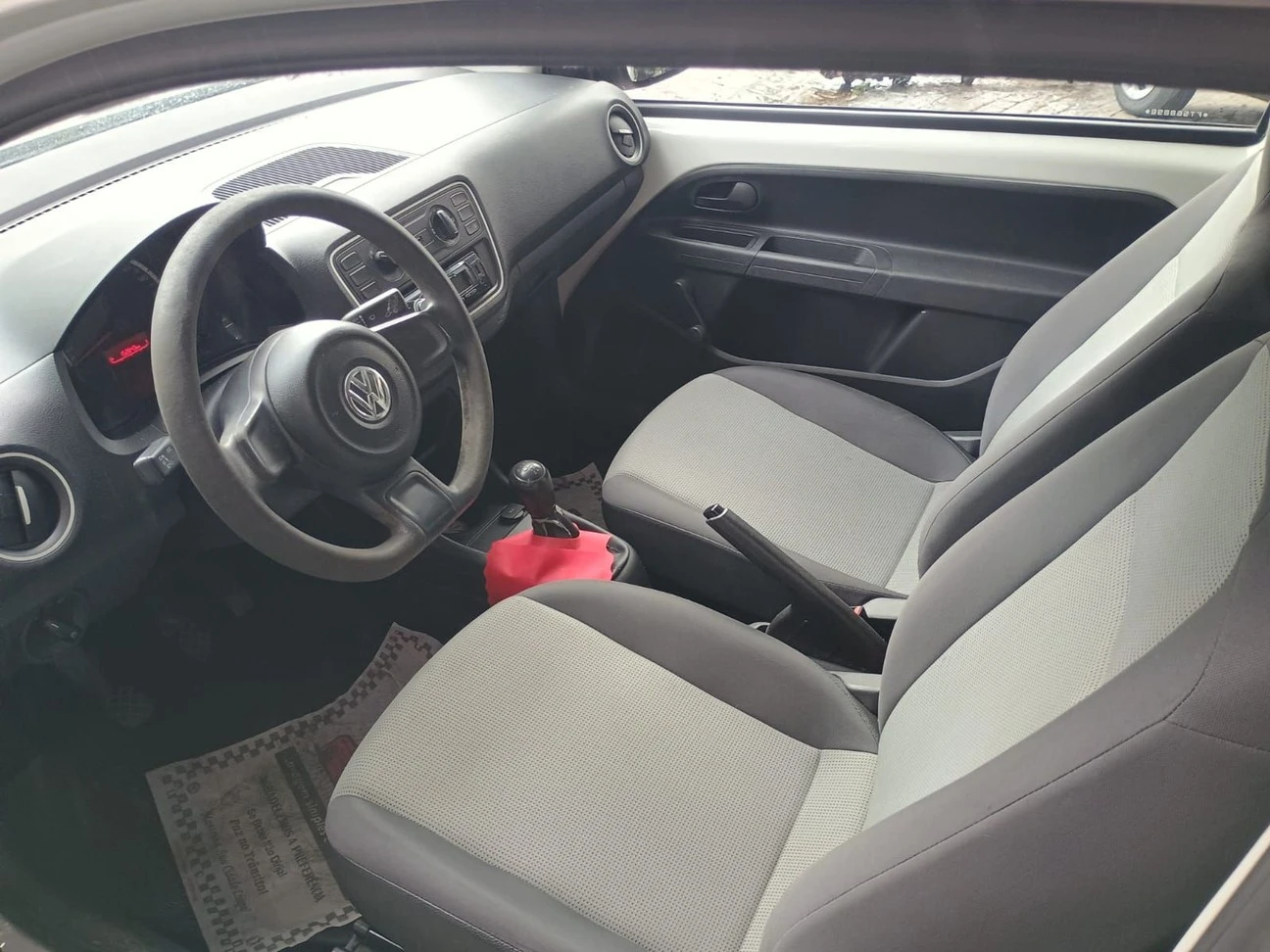 VOLKSWAGEN UP