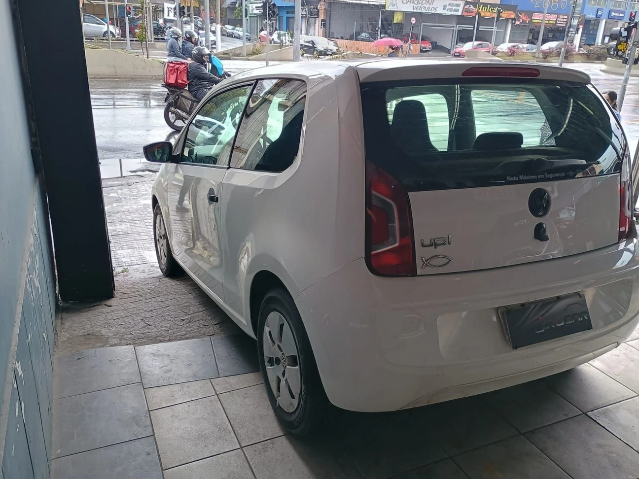 VOLKSWAGEN UP