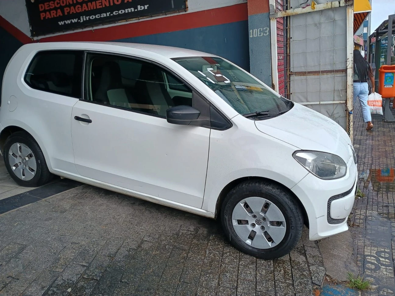 VOLKSWAGEN UP