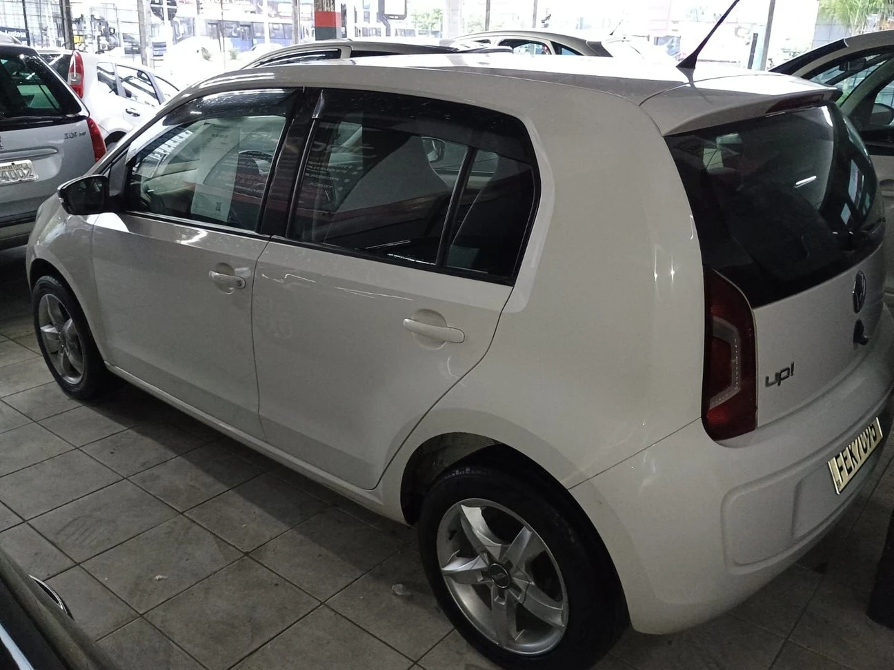 VOLKSWAGEN UP
