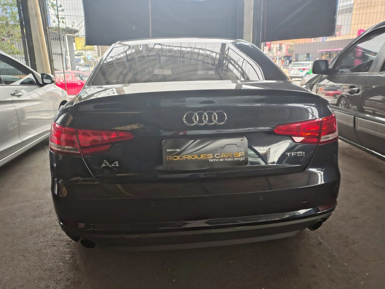 AUDI A4