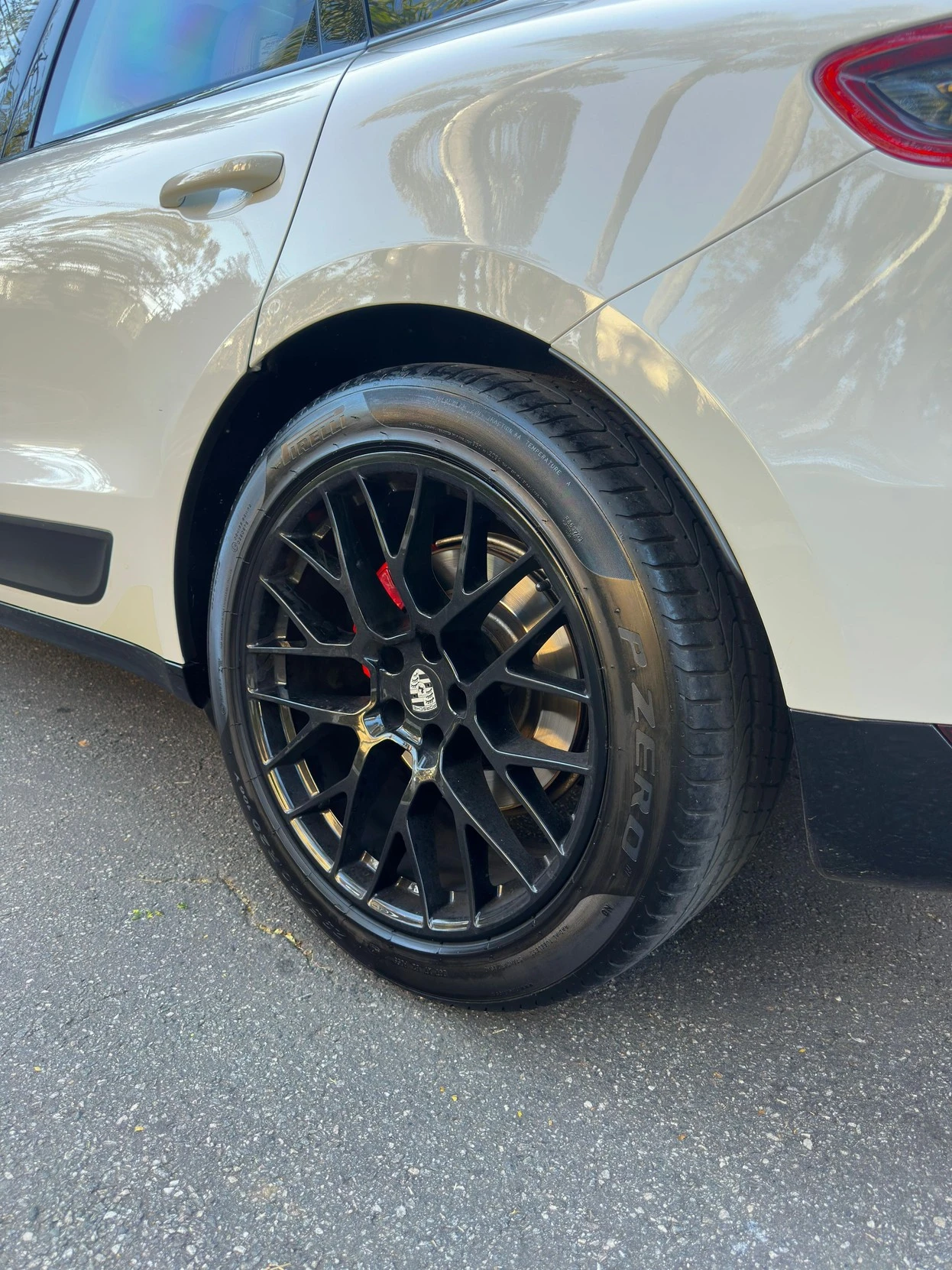 PORSCHE MACAN