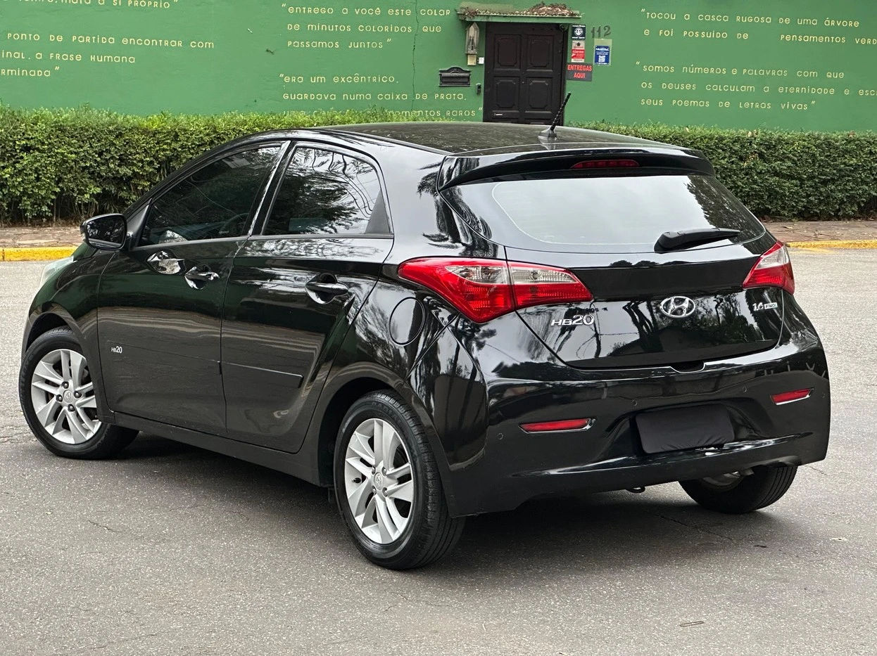 HYUNDAI HB20