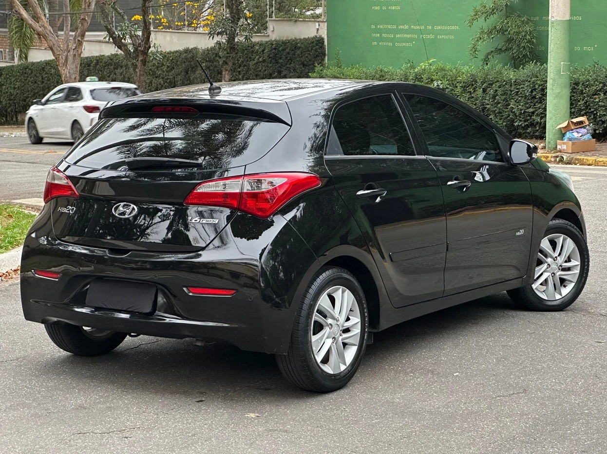 HYUNDAI HB20