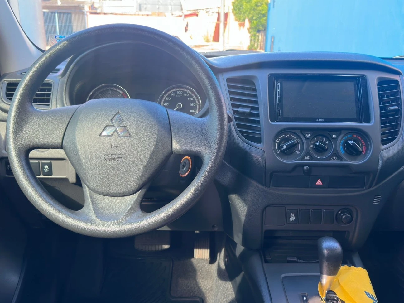 MITSUBISHI L200 TRITON