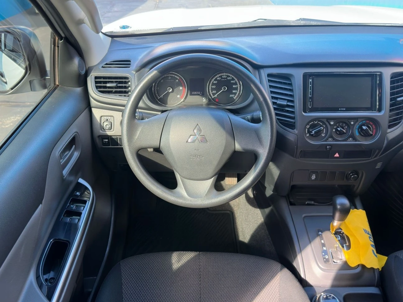 MITSUBISHI L200 TRITON