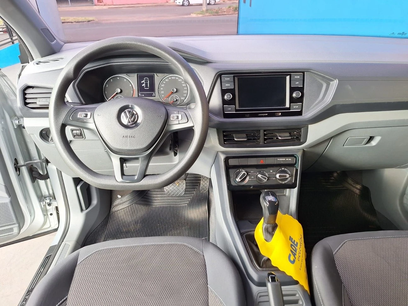 VOLKSWAGEN T-CROSS