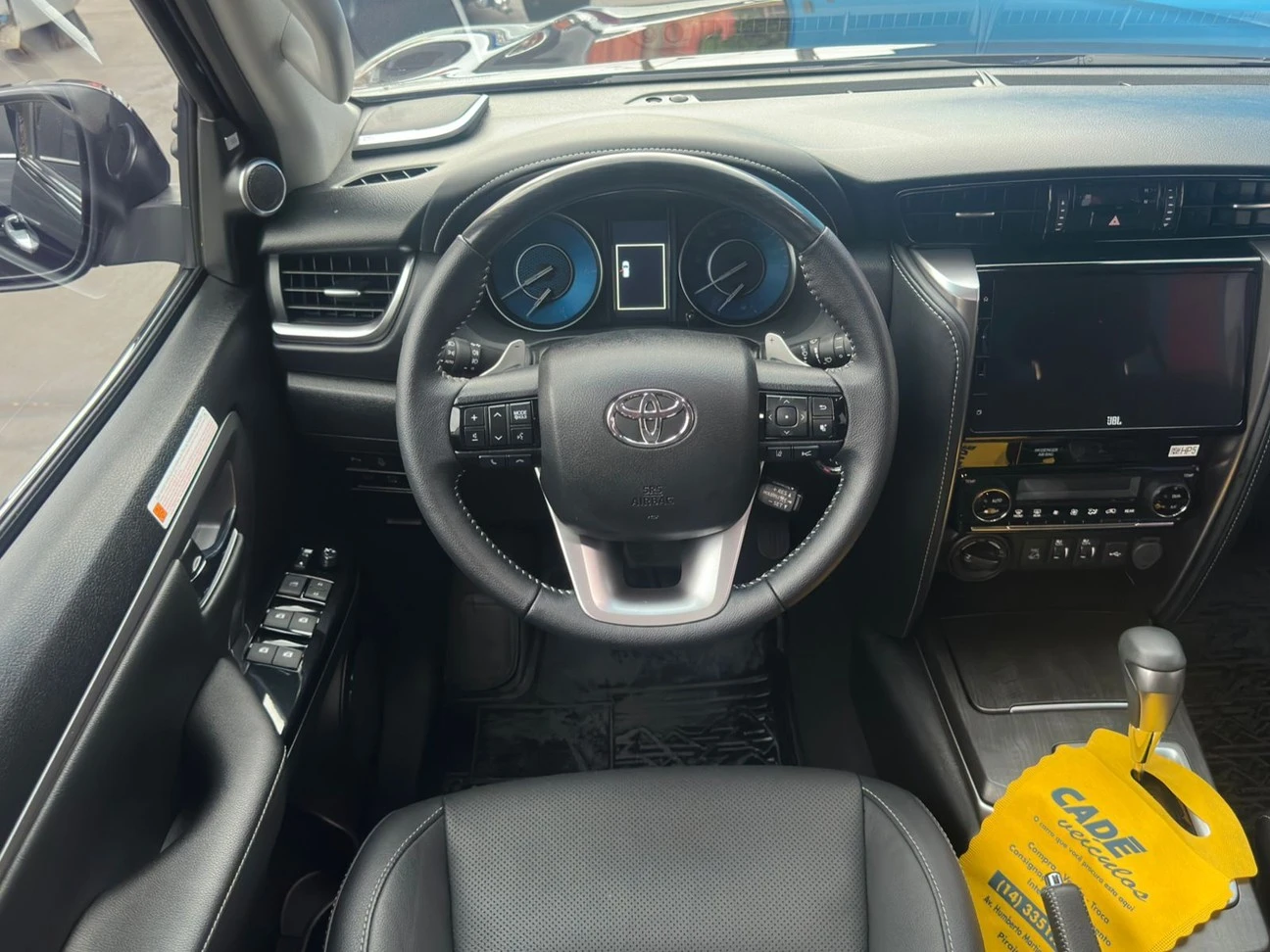 TOYOTA HILUX SW4