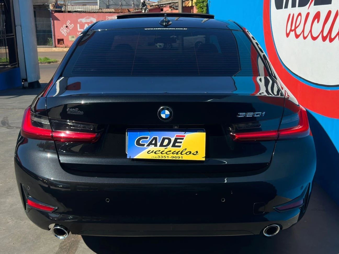 BMW 320i