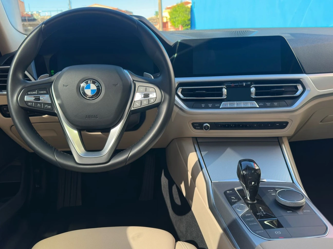 BMW 320i