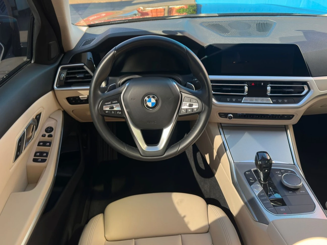 BMW 320i