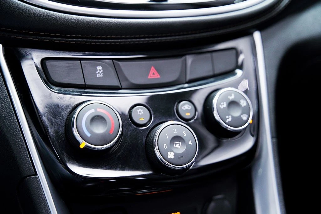 CHEVROLET TRACKER