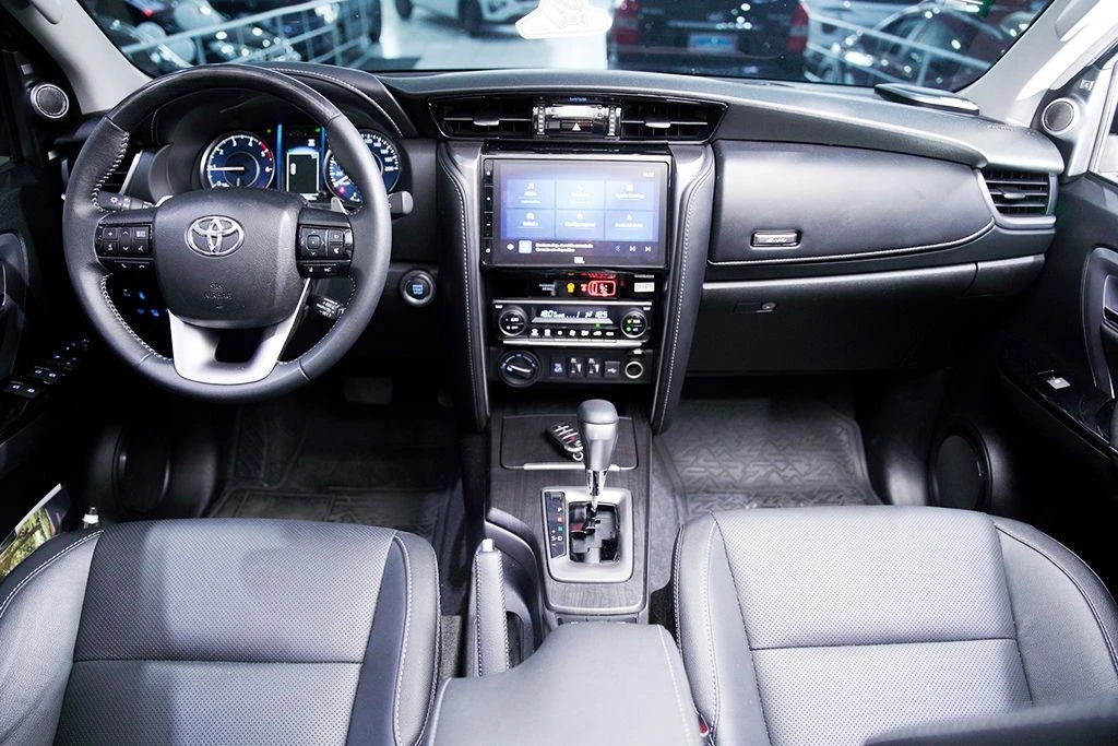 HILUX SW4 2.8 D-4D TURBO DIAMOND 7L 4X4