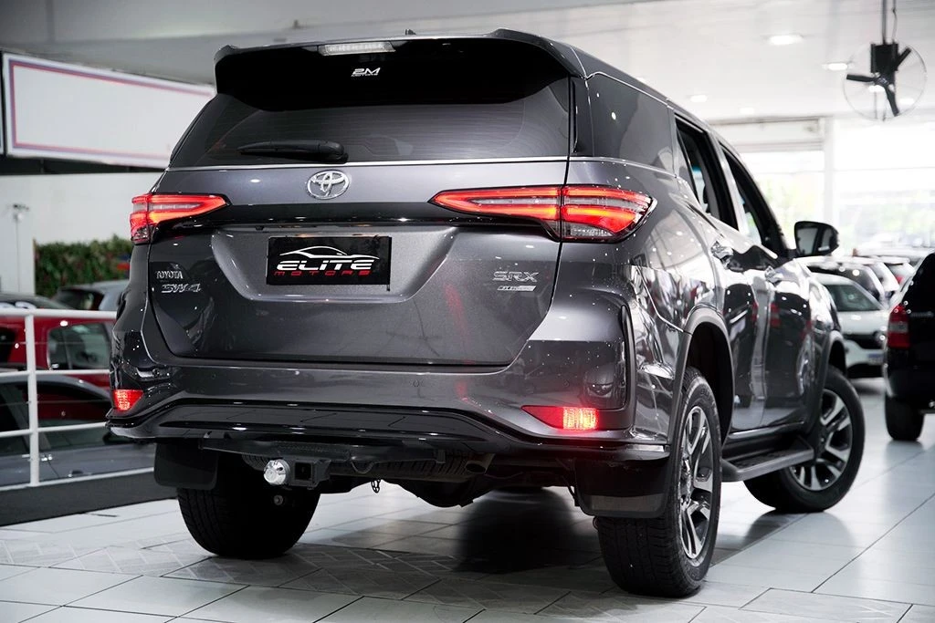 HILUX SW4 2.8 D-4D TURBO DIAMOND 7L 4X4