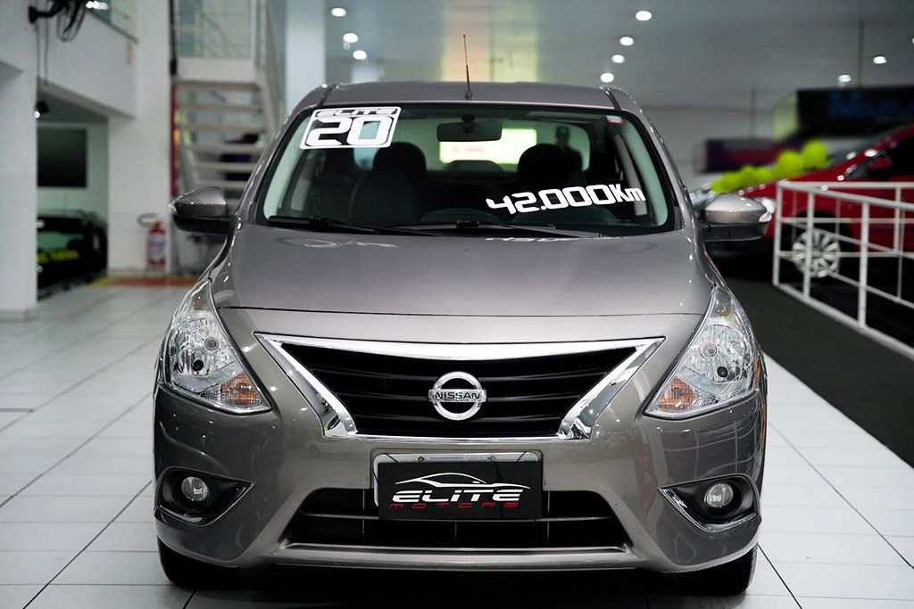 NISSAN VERSA