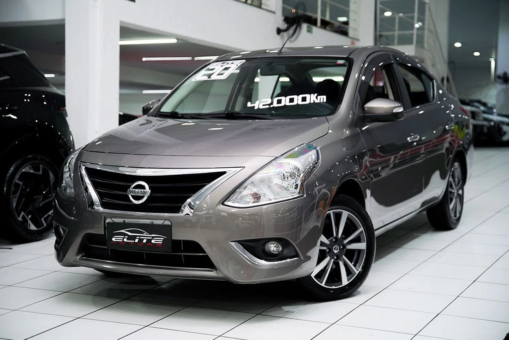 NISSAN VERSA