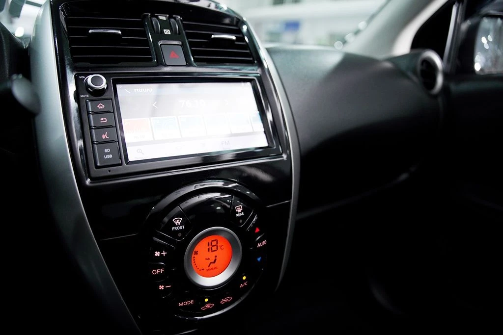 NISSAN VERSA