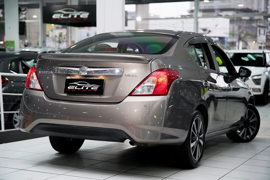 NISSAN VERSA