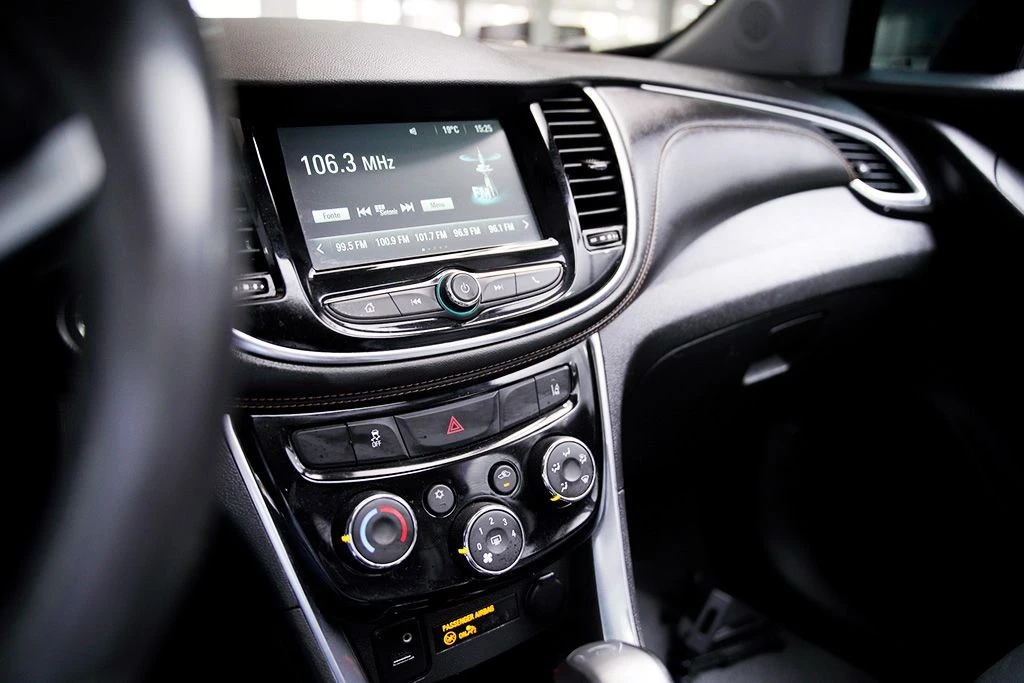 CHEVROLET TRACKER