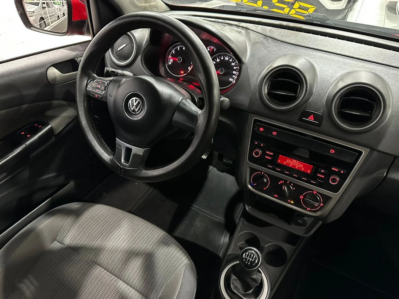 VOLKSWAGEN VOYAGE