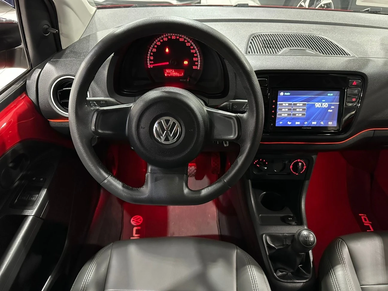 VOLKSWAGEN UP