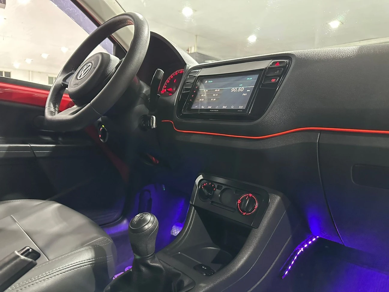 VOLKSWAGEN UP