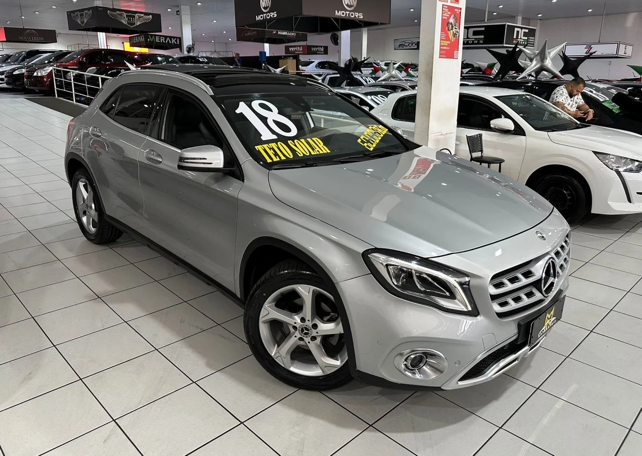 MERCEDES-BENZ GLA 200