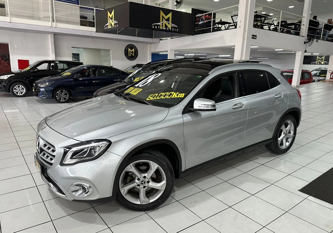 MERCEDES-BENZ GLA 200
