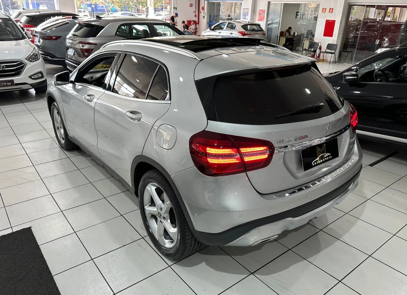 MERCEDES-BENZ GLA 200