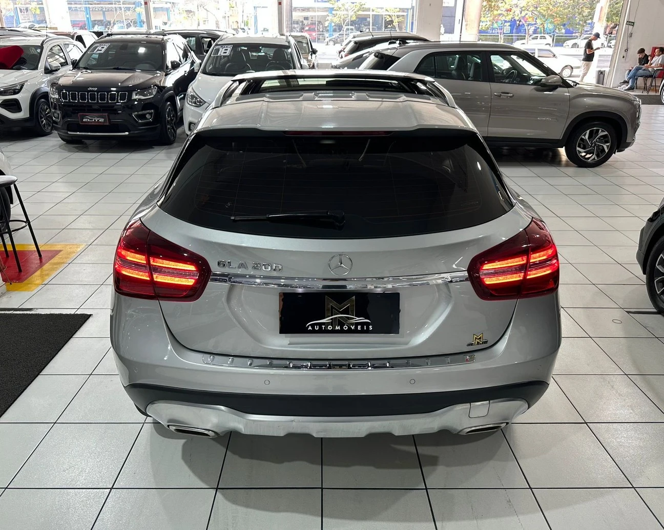 MERCEDES-BENZ GLA 200