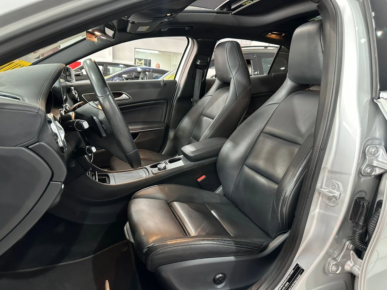 MERCEDES-BENZ GLA 200