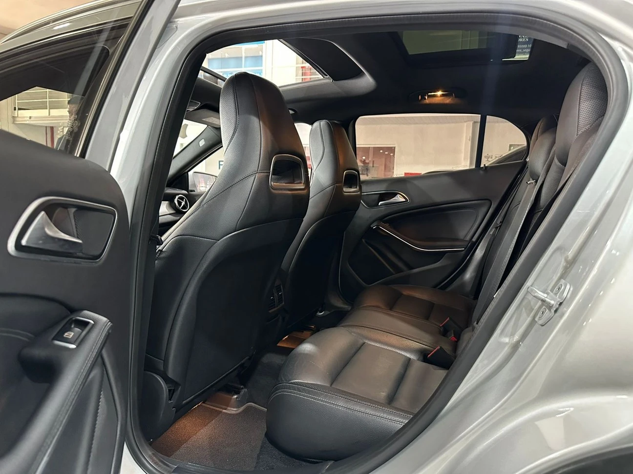 MERCEDES-BENZ GLA 200