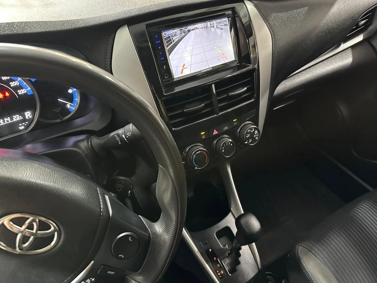 TOYOTA YARIS