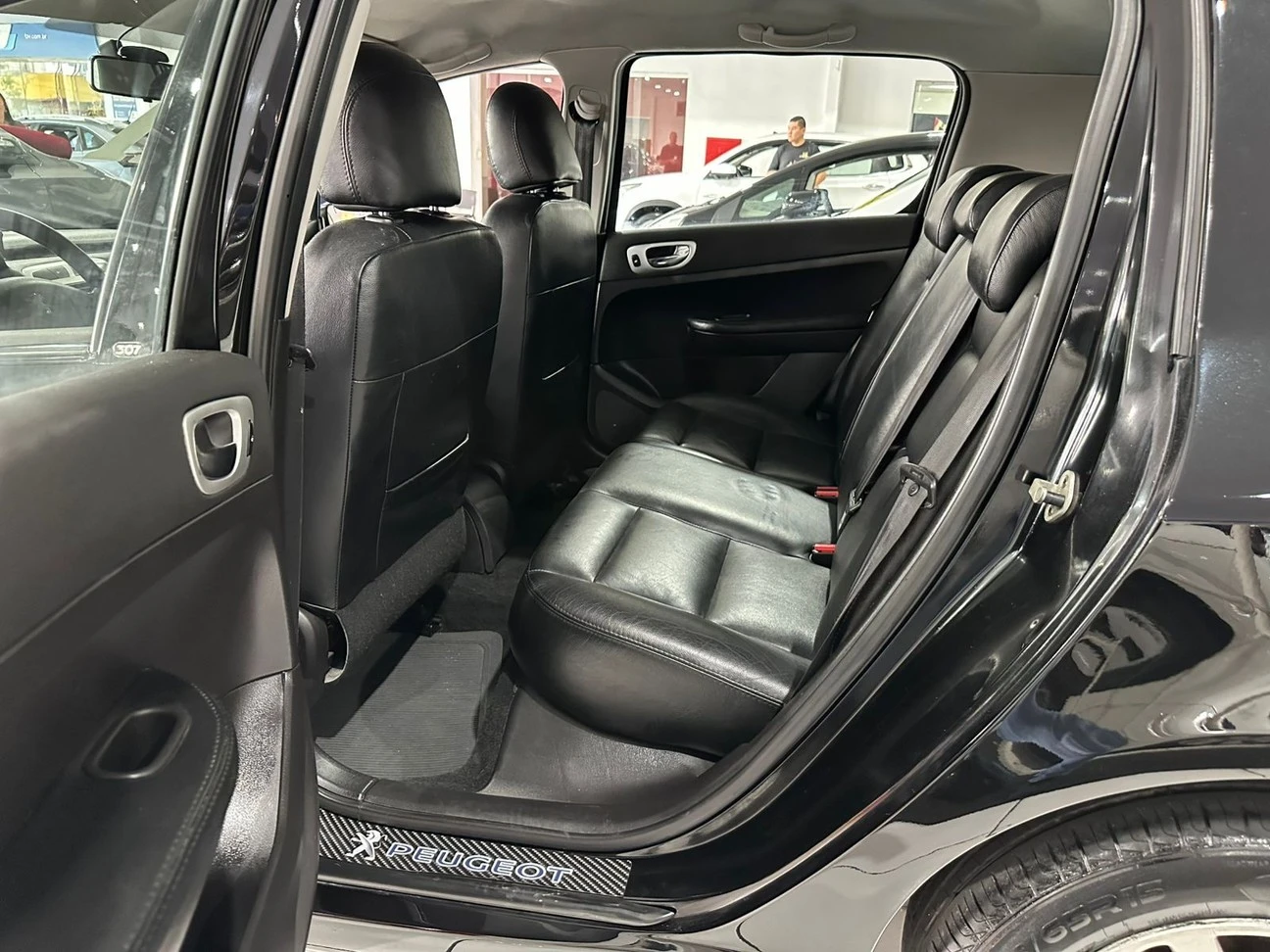PEUGEOT 307