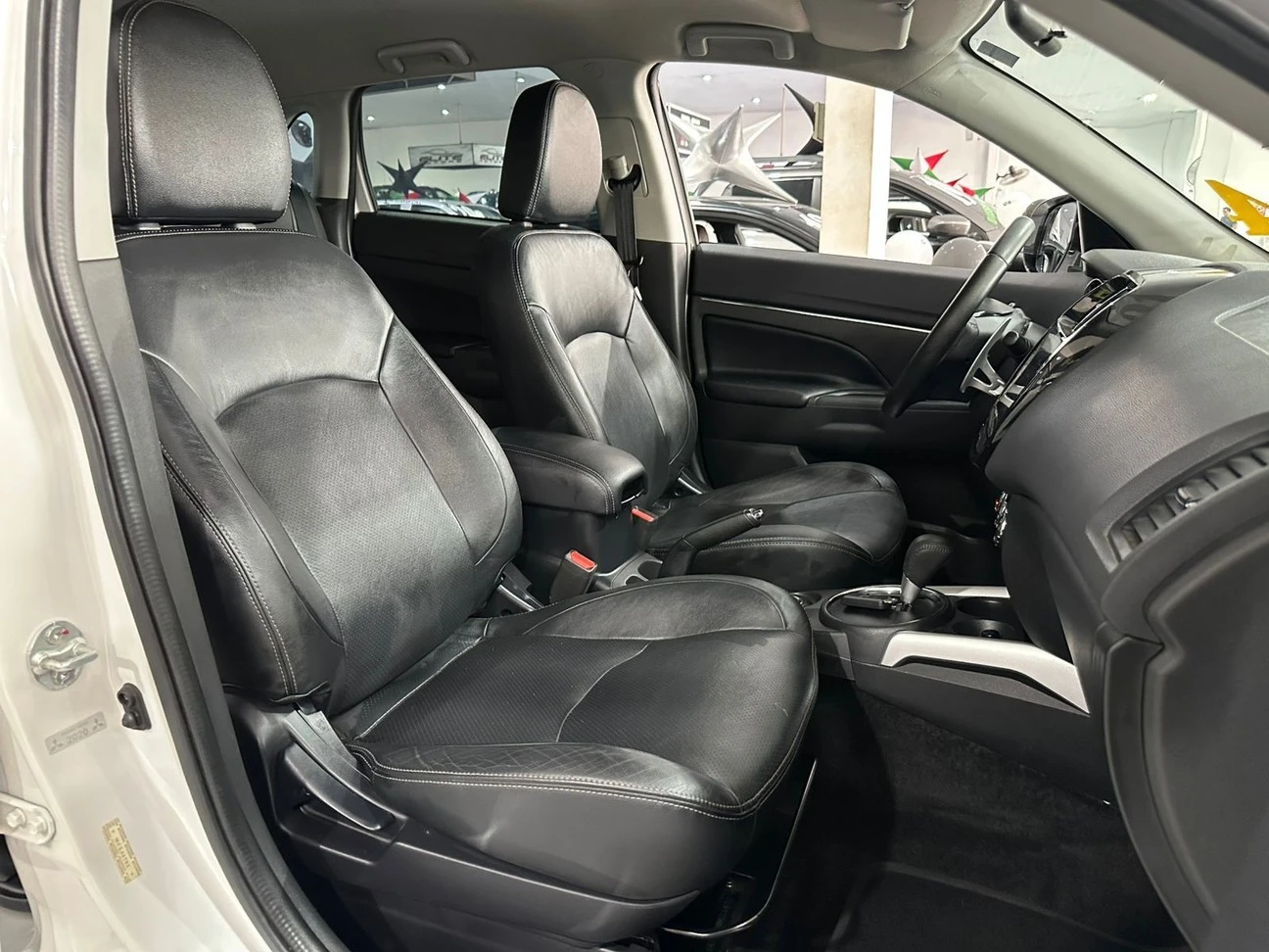 MITSUBISHI OUTLANDER SPORT
