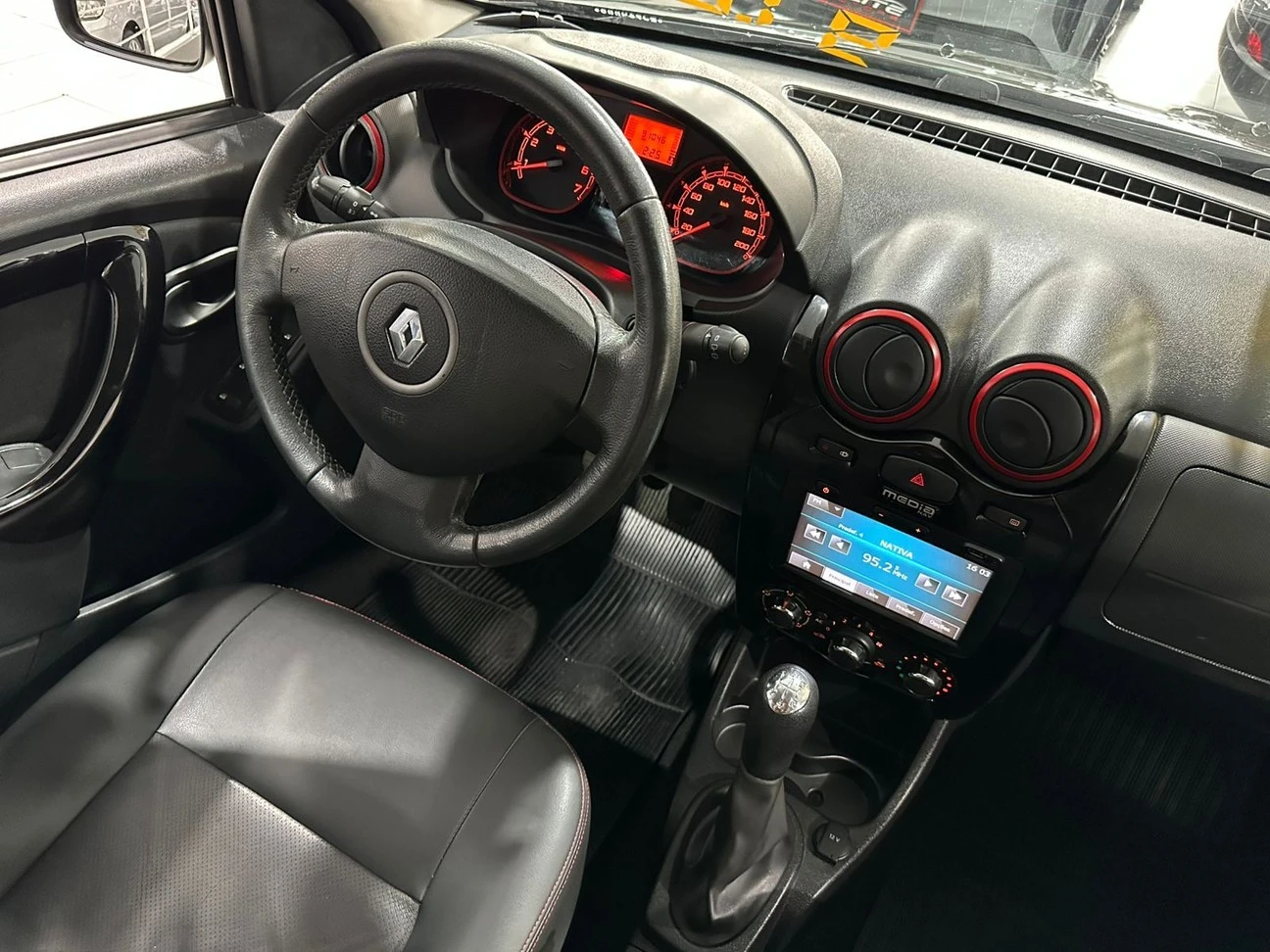 RENAULT SANDERO