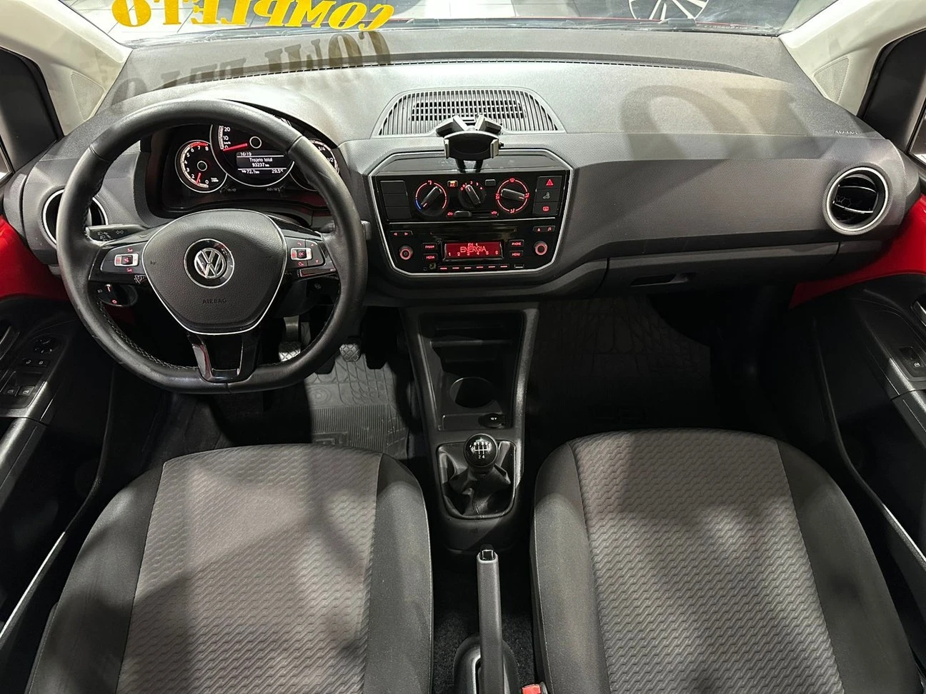 VOLKSWAGEN UP