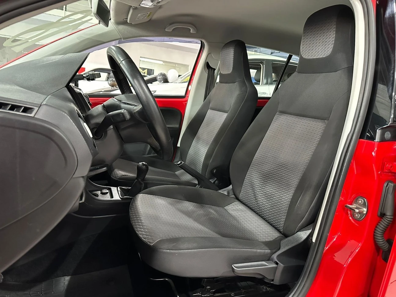 VOLKSWAGEN UP