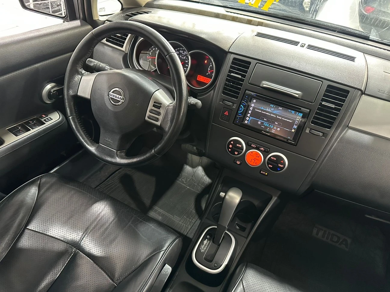 NISSAN TIIDA