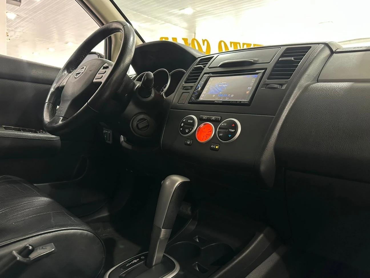 NISSAN TIIDA