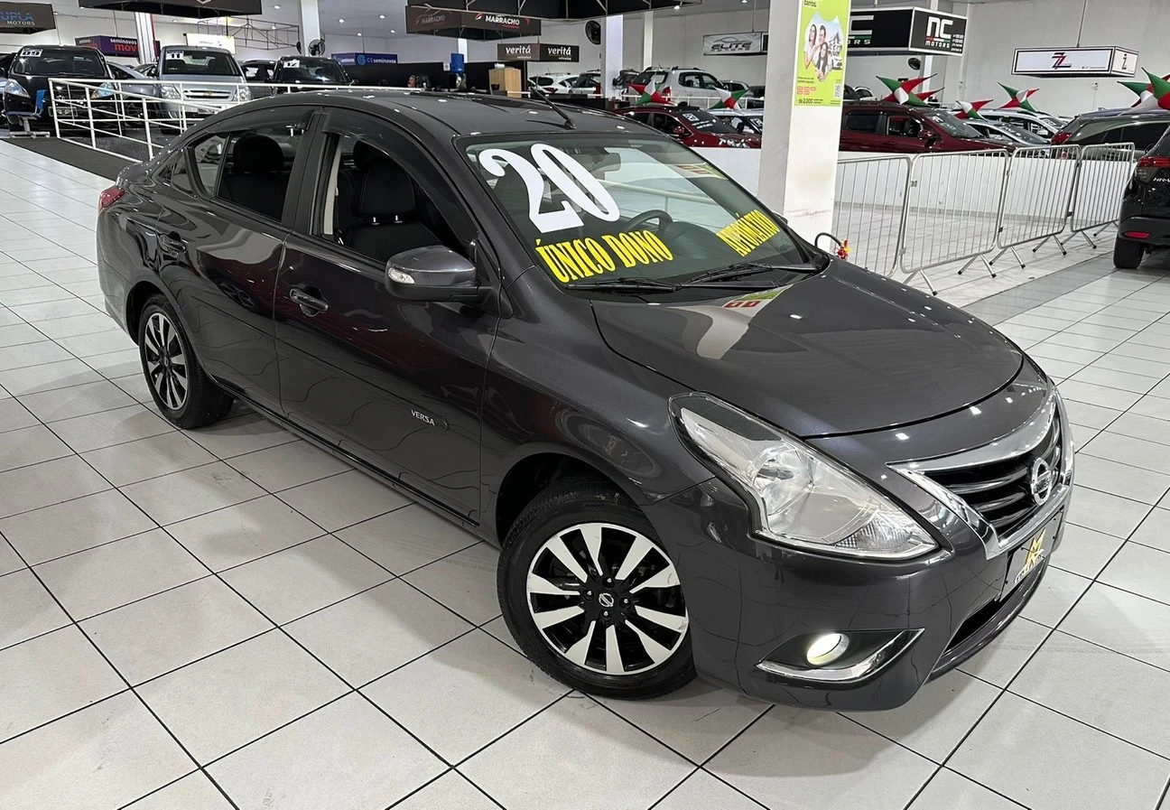 NISSAN VERSA